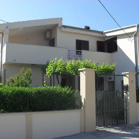 Apartment House 193410-holiday Glavan